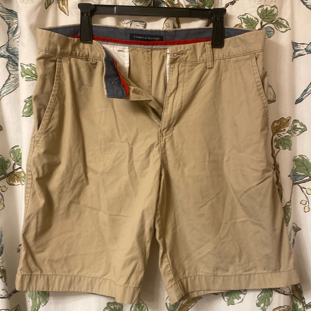 Men’s khaki Tommy Hilfiger shorts
